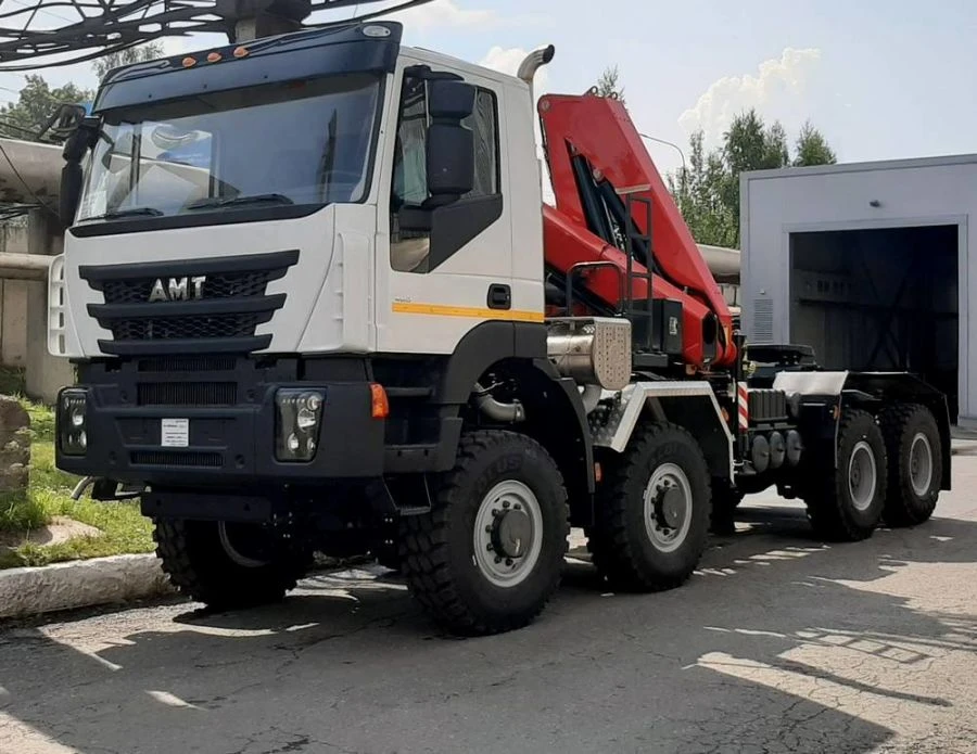 Special Saddle Tractor with AMT N.V. 732910, 8x8 Wheel Formula