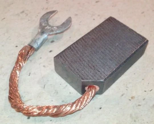 فرشاة كهربائية معدنية جرافيتية MGS8