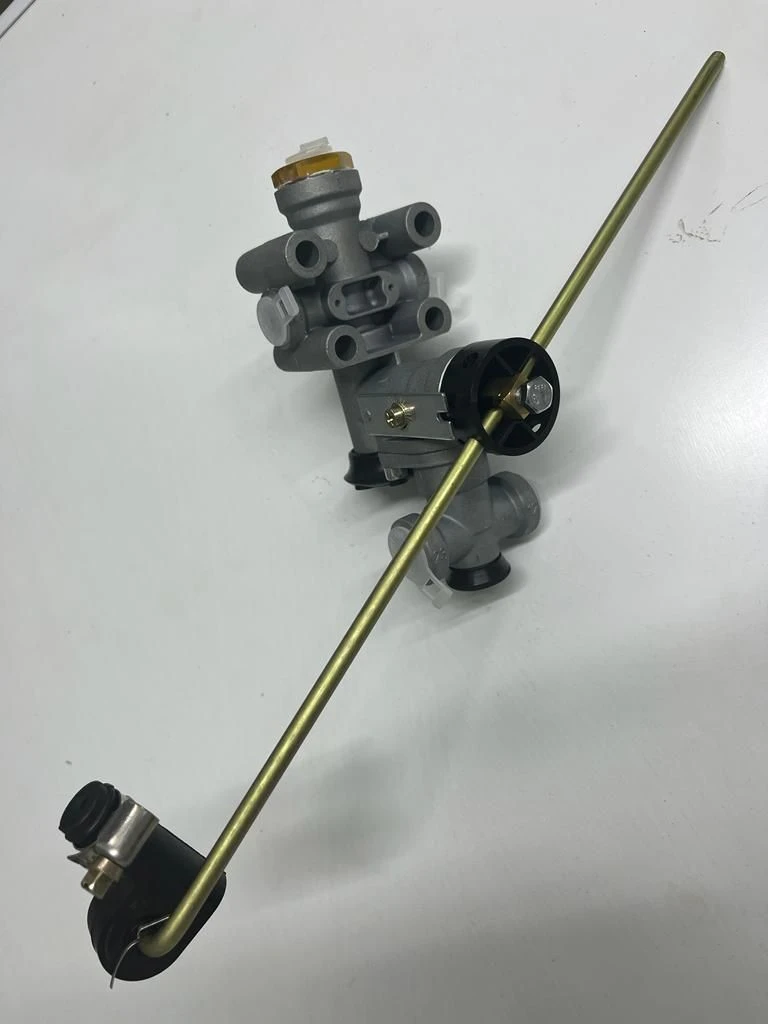 صمام ضبط مستوى الهواء للنقل التجاري 4640061000