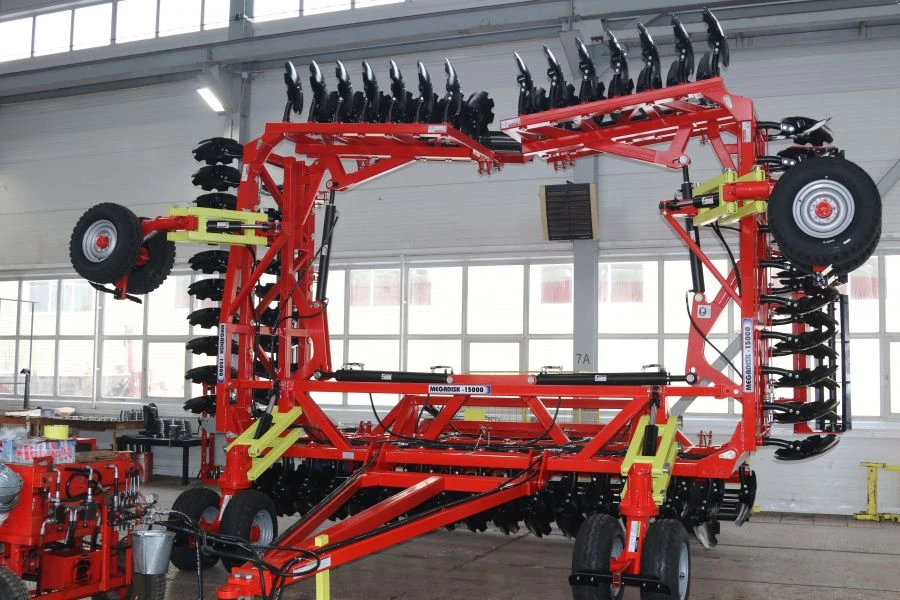 جهاز الحراثة العريض "ميغاديسك-15000