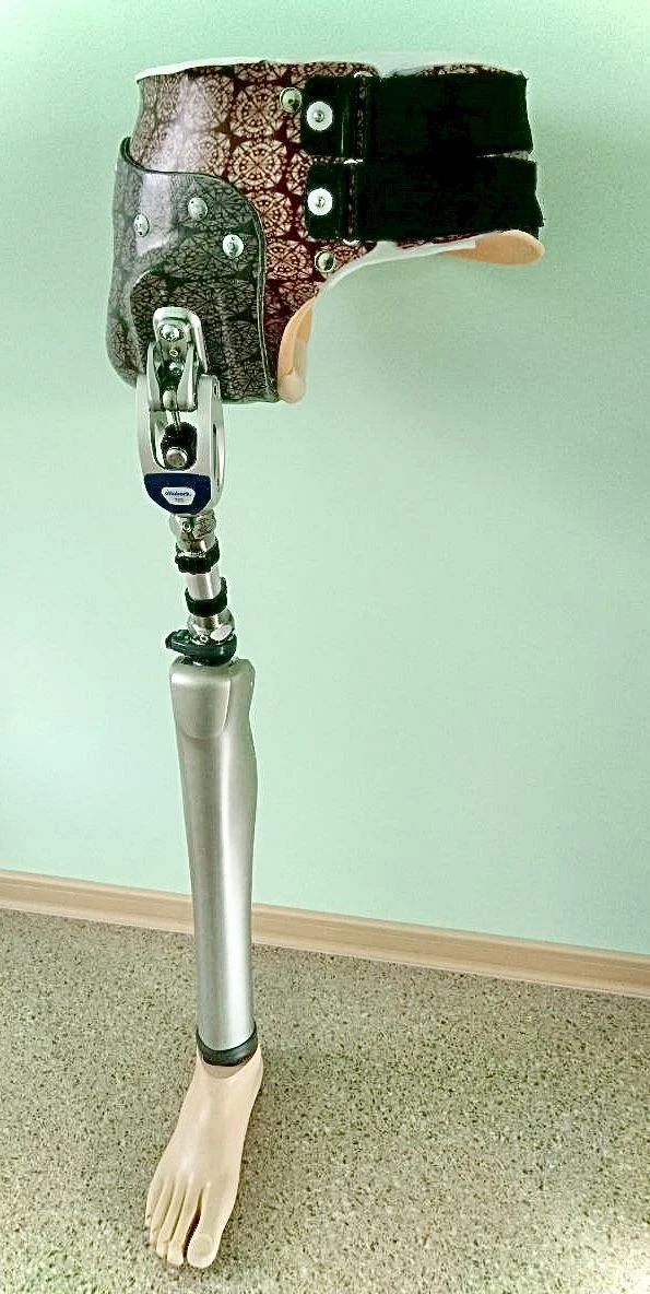 الأطراف الصناعية لنزع الفخذ المودولاري PN8-T