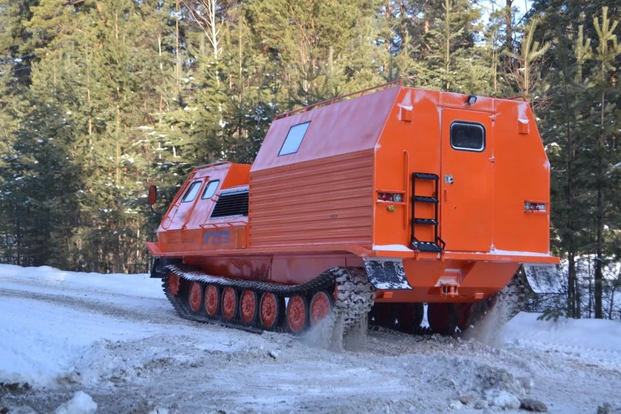 Multi-Purpose Snow and Marsh Vehicle KTM-11G