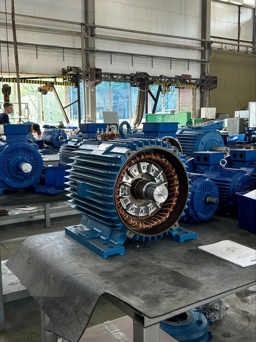 Self-Ventilated Frequency-Controlled Induction Motors 132-280 mm, 7.5-37 kW