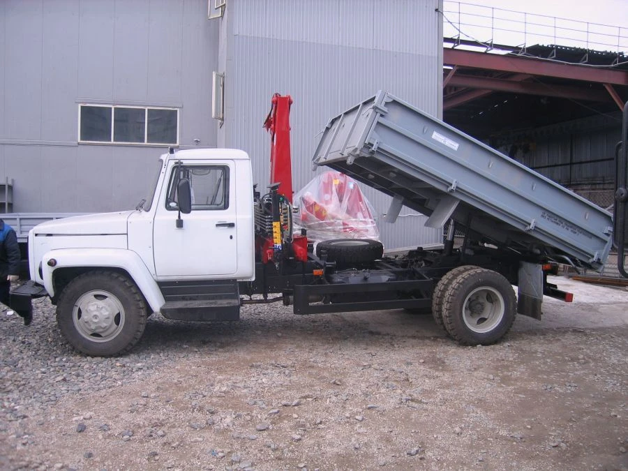 Transport Vehicle with Crane Manipulator NR8082S