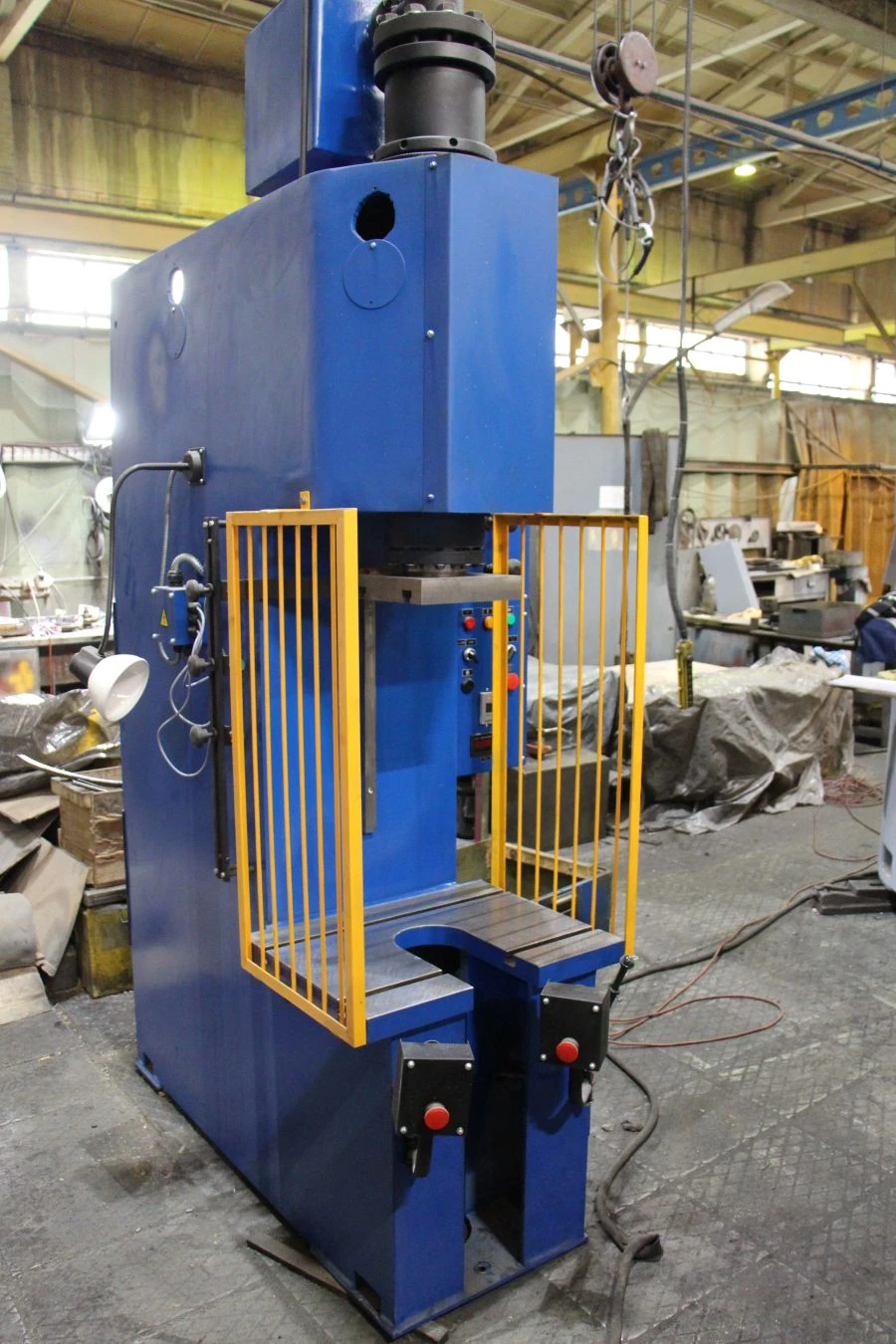 Hydraulic Press with C-Frame PB6324