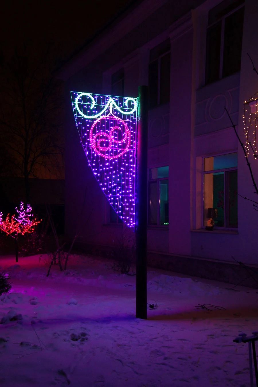 LED Decorative Console Light "Ball on a Branch" - Outdoor Fixture with Brackets (220V, 24V)