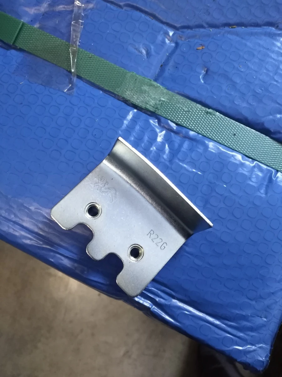 Right Protective Hook for Body Reinforcement 9830519980