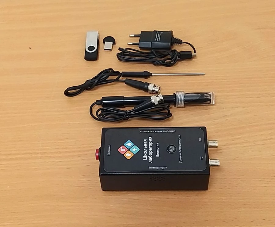 Wireless Multi-Sensor Digital Biology Lab "Polilab