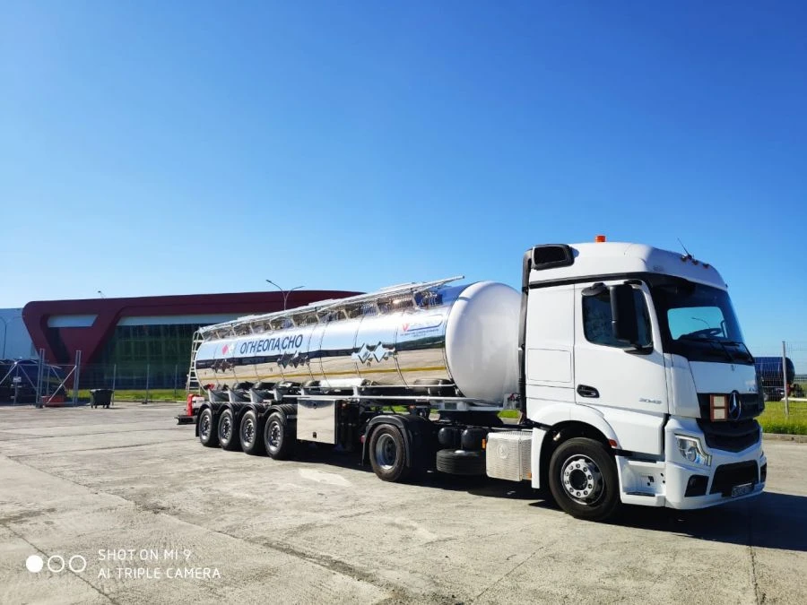 Specialized Semi-Trailer Tank for Transporting Chemicals SF4E