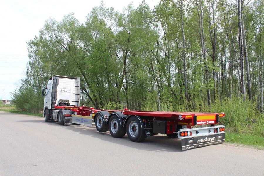 Tri-Axle Container Transport Semi-Trailer SW-361
