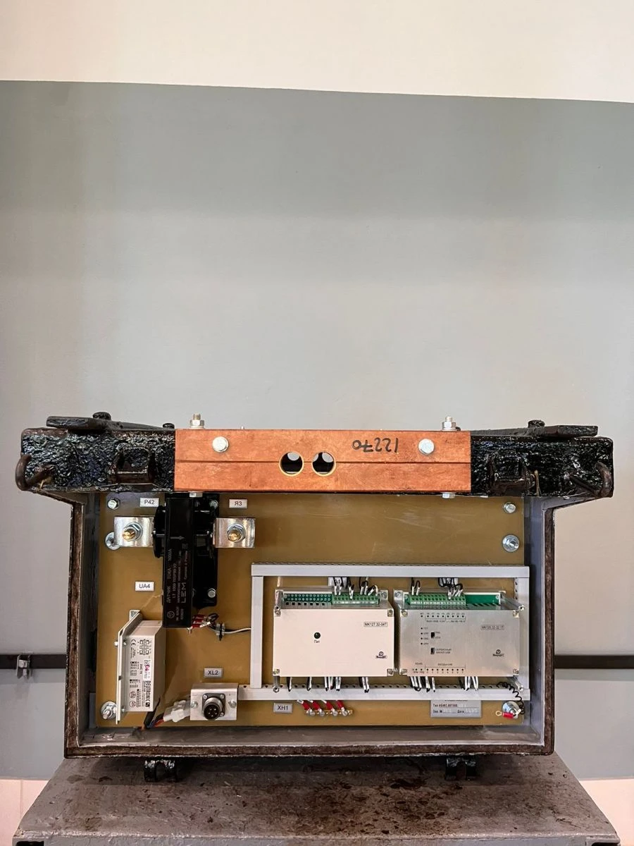 YR-27KS Electrical Junction Box for Metro Trains
