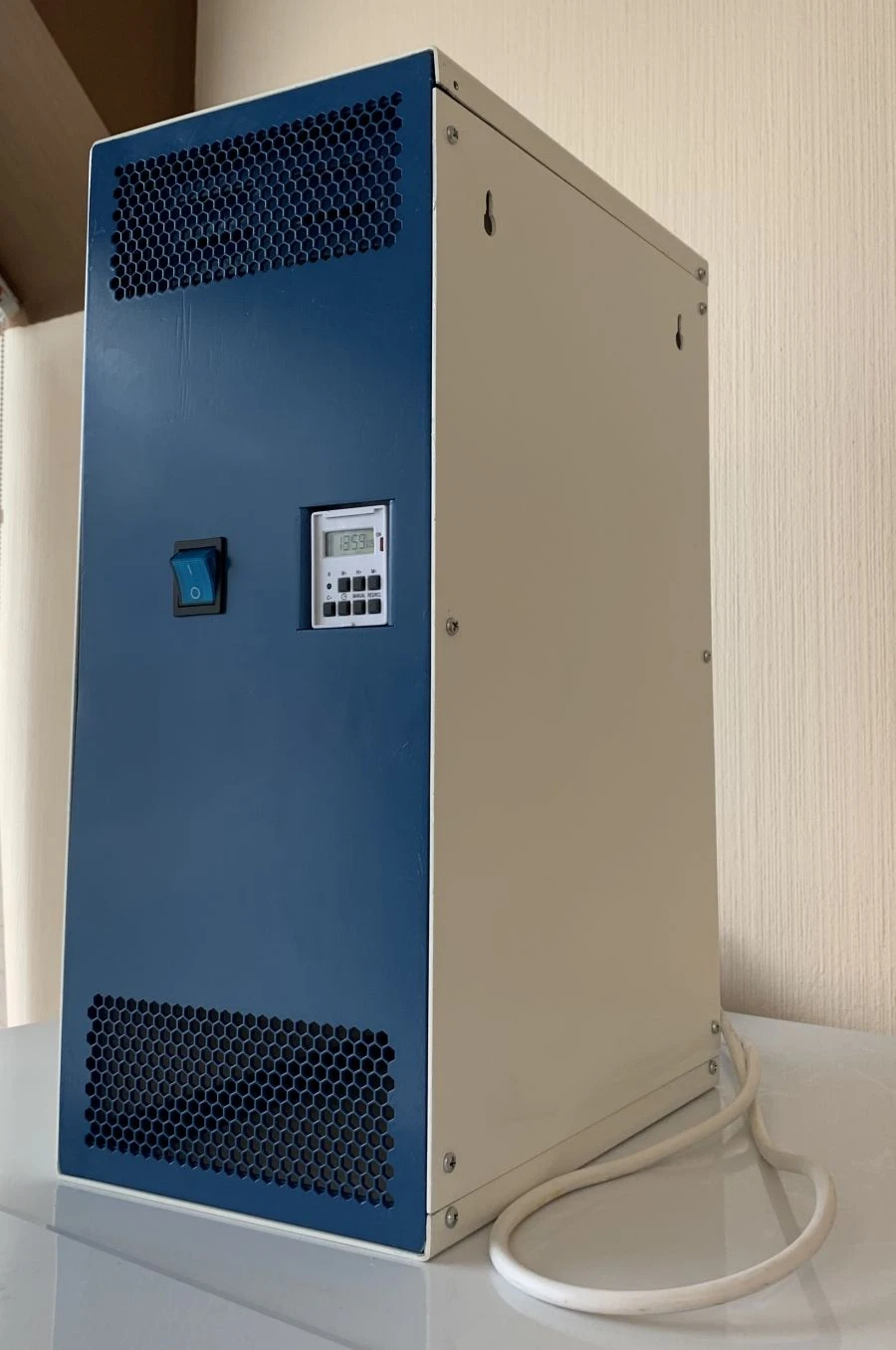 جهاز تعقيم الهواء بالأشعة فوق البنفسجية من نوع RVB-250