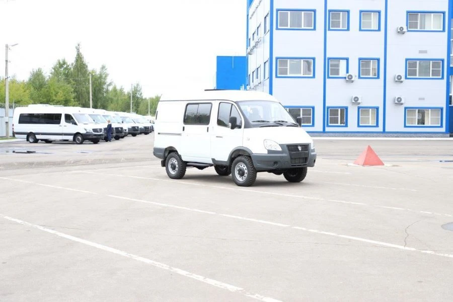 Heavy-Duty Trucks with Gasoline Engine Type 2250 (Modifications: 2250E3, 2250E9, 2250GW)