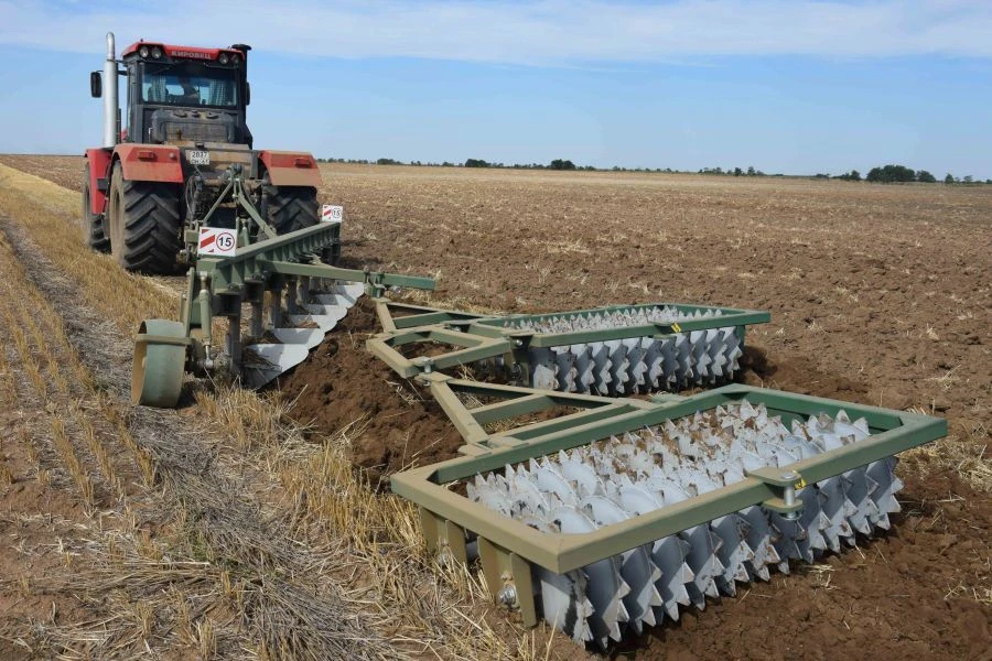 Universal Heavy-Duty Plow "Rusich" PNUU 8x40K