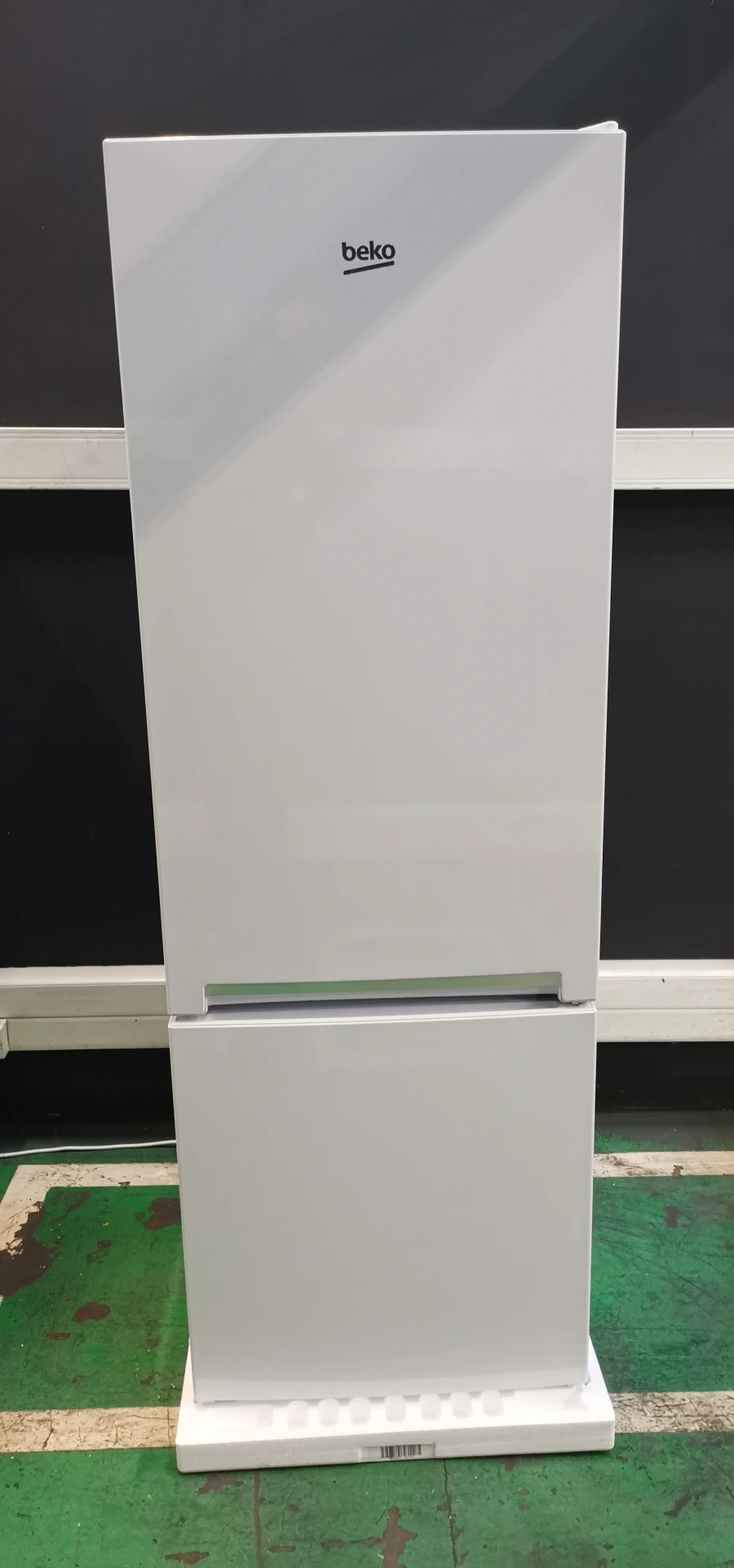 Refrigerator with Separate Doors 250L RCSK240M30WN