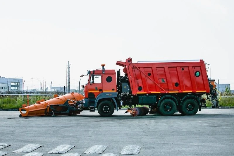 All-Season Road Maintenance Machine ED600AUR based on Ural S35510