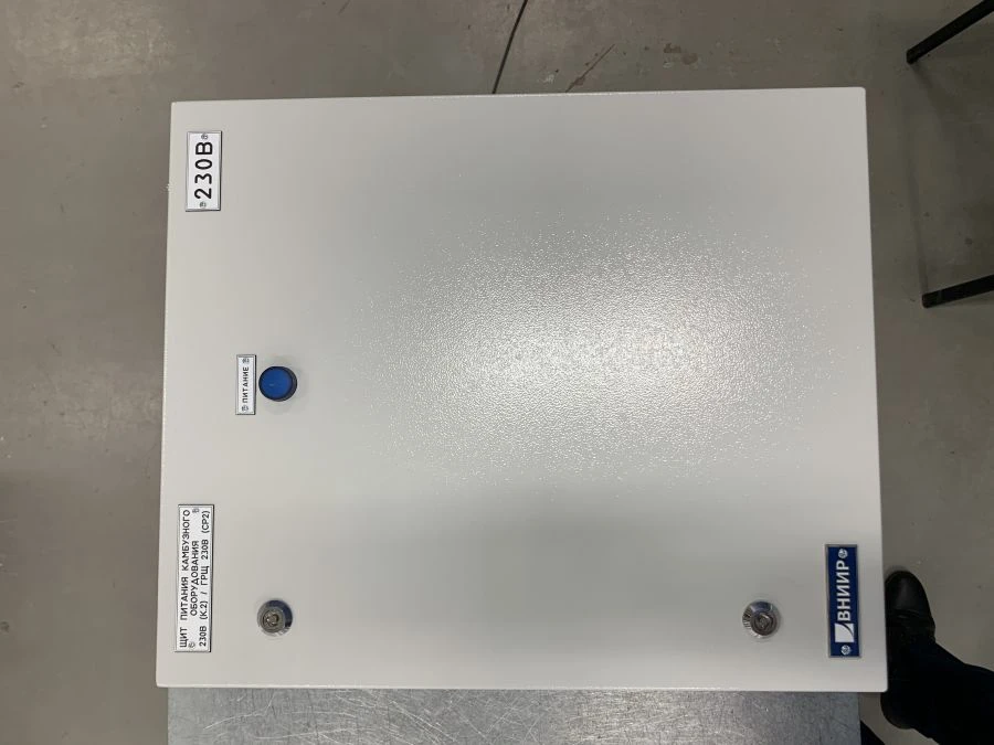 لوحات توزيع الطاقة مع قواطع الدائرة حتى 630 أمبير