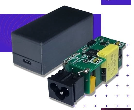 Monolithic LT 65W TYPE-C Charger for Laptops and Batteries