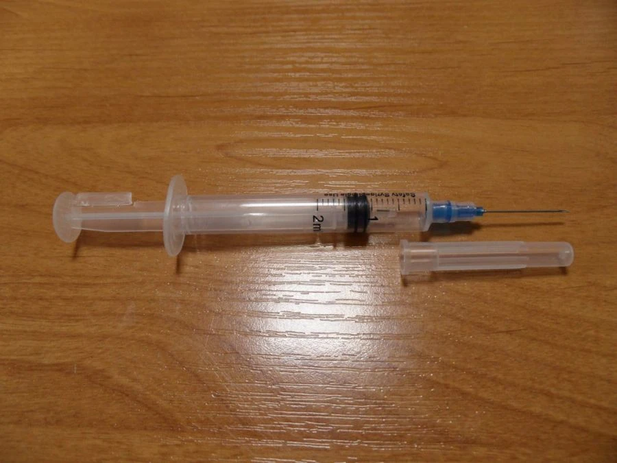 Sterile Single-Use Self-Locking Injection Syringes, 2 ml Capacity