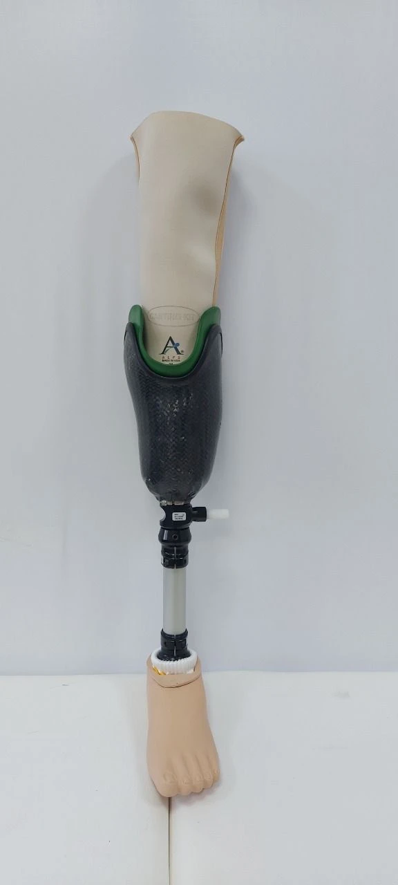 Modular Lower Leg Prosthesis PN3-89M-1 with Custom Socket