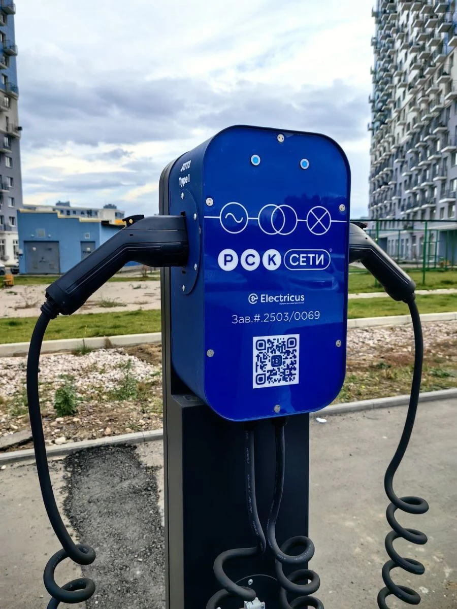 محطة شحن بطيء للنقل الكهربائي، طراز إيسكرا