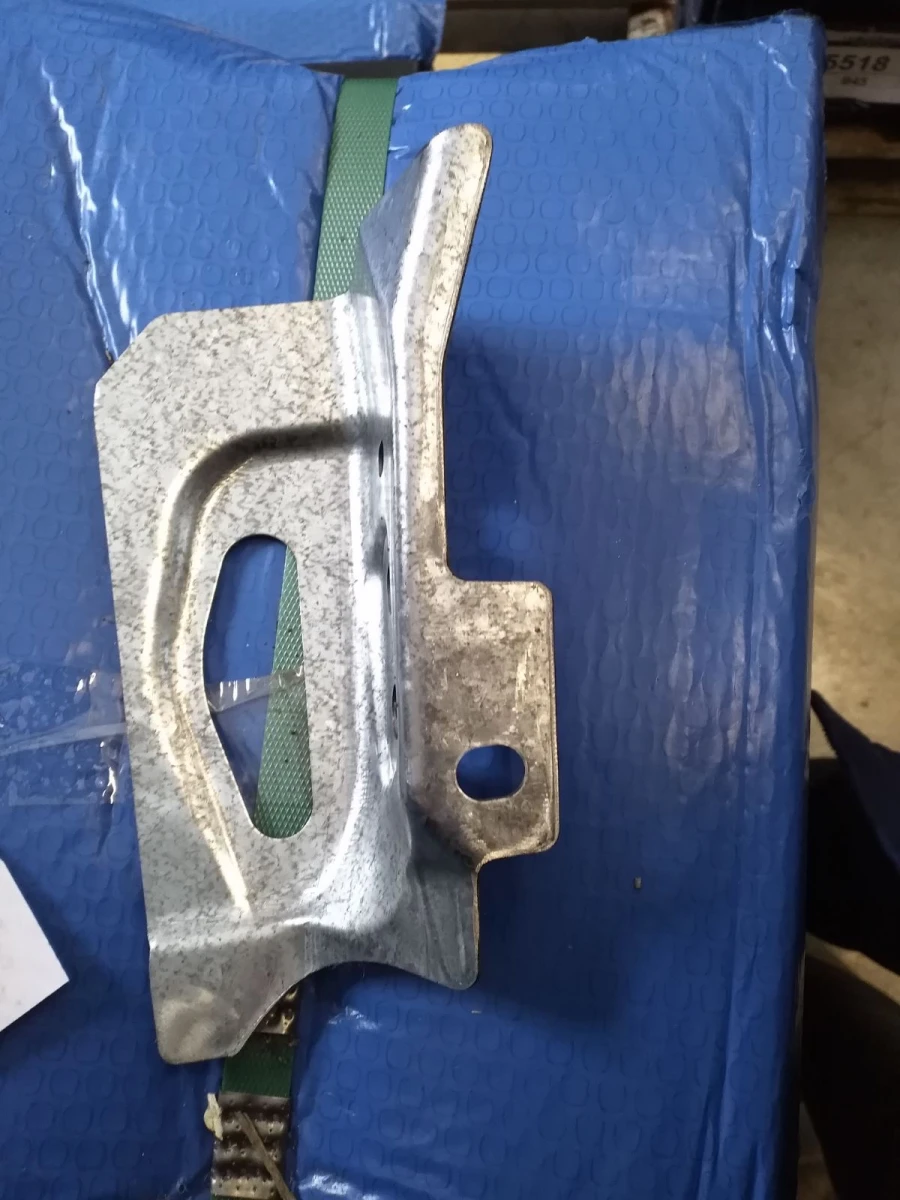 دعامة الباب اليسرى لزيادة صلابة الهيكل - 9830650480