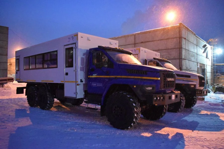 مركبة خاصة على شاسيه أورال 5557-6151-70، نموذج جيرد 58498ب، تعديل 5849