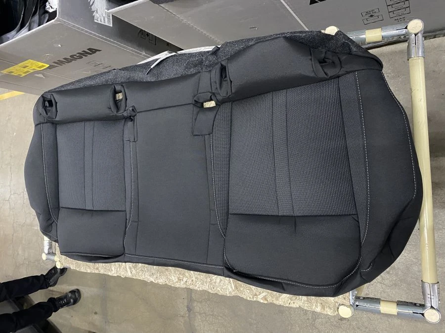 غلاف مقعد السيارة الخلفي لسكودا أوكتافيا A8 5ER885405