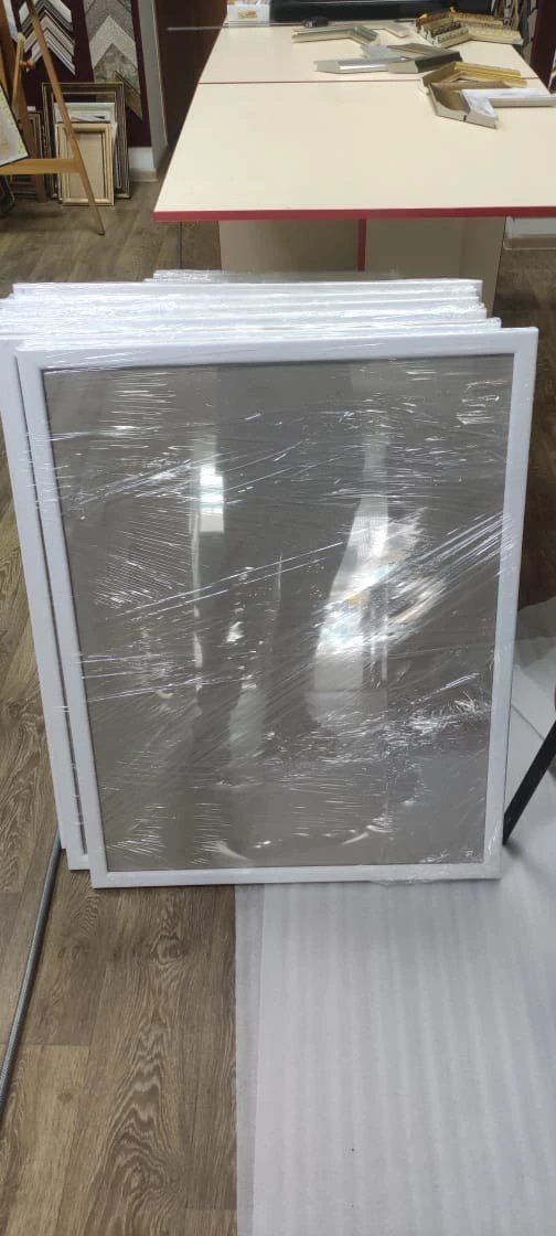 Wooden Frame for Organizing Images and Canvas