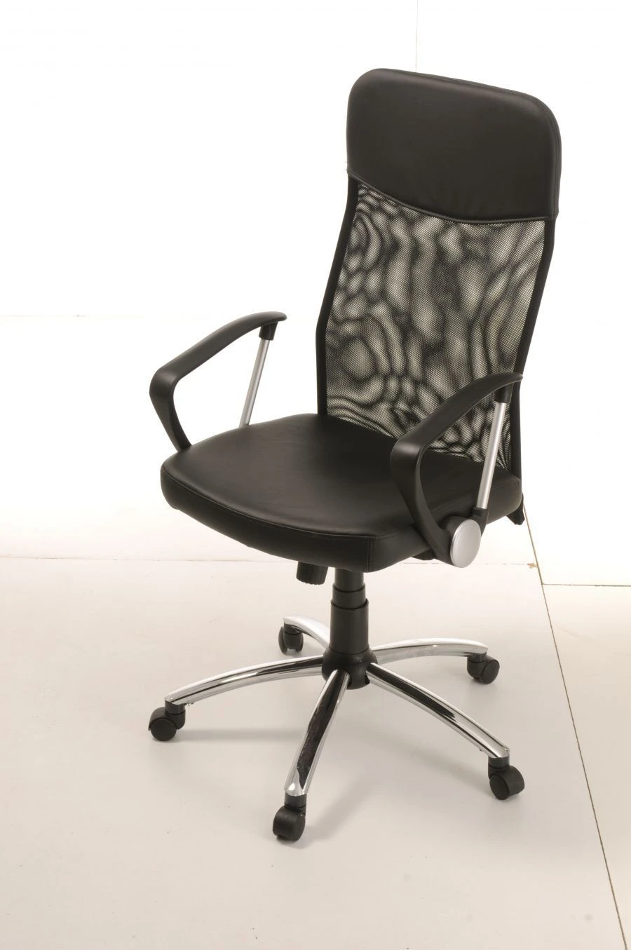 Beta Operator Chair - Ergonomic Design for Comfort