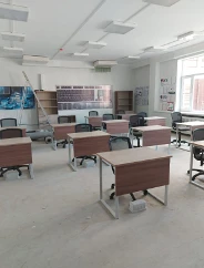 مكتب كمبيوتر طراز ب11 - تصميم أنيق ووظيفي