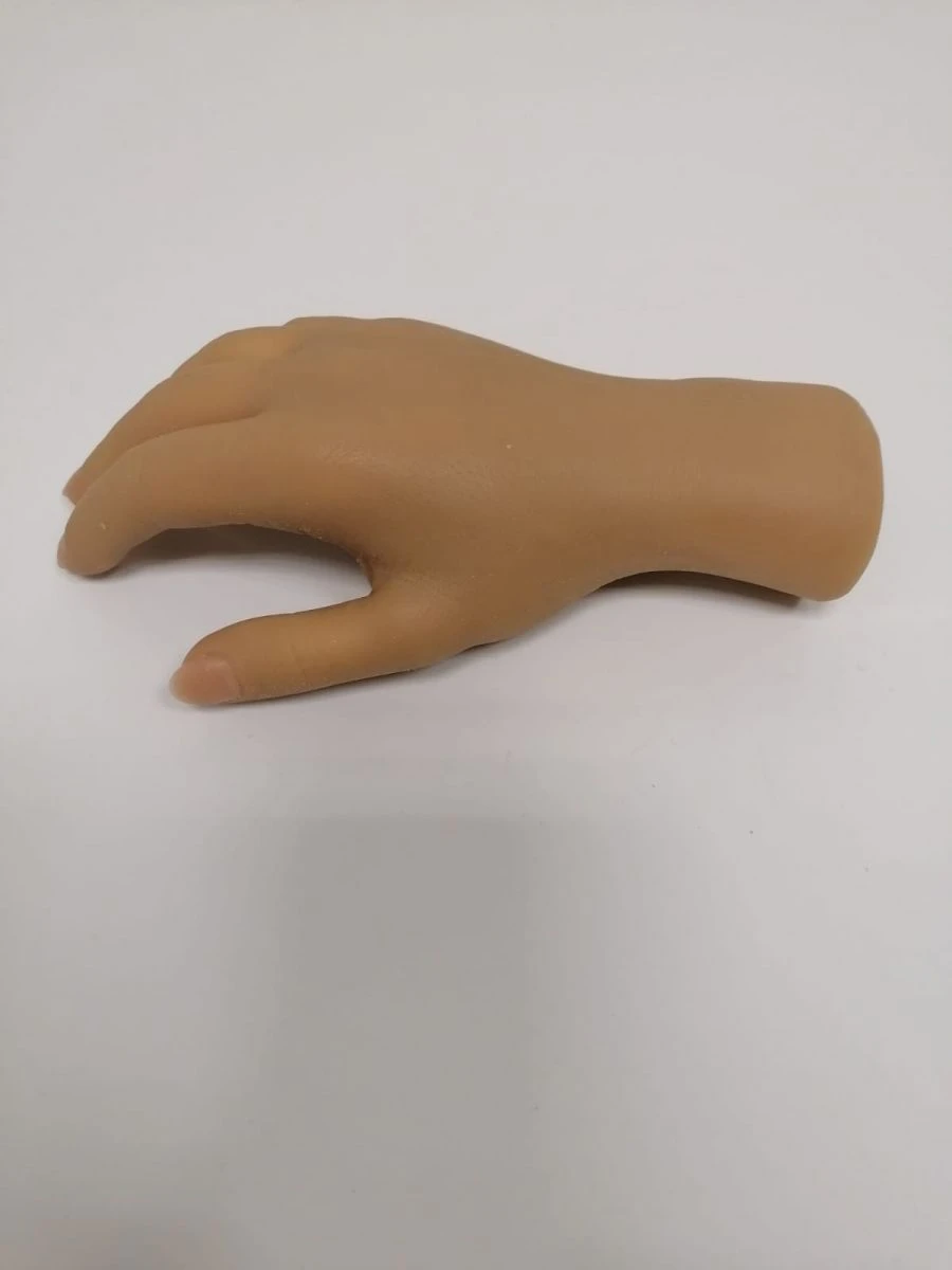 طرف صناعي تجميلي لليد، بما في ذلك عند البتر الجزئي والكلي PR0-K.1