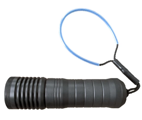 مصباح أسترا تحت الماء