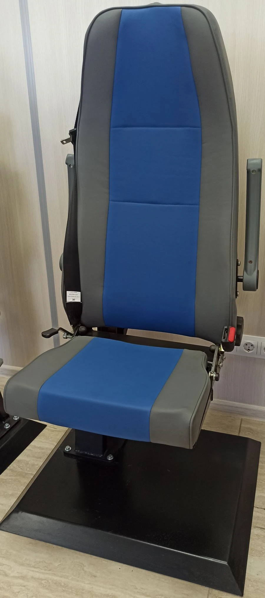 مقعد حافلة الركاب PS08.6830.106