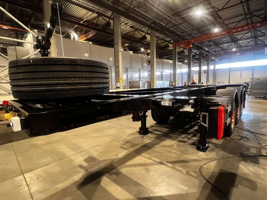 Container Semi-Trailer FOXTANK 877725 with AXL-01 Axles