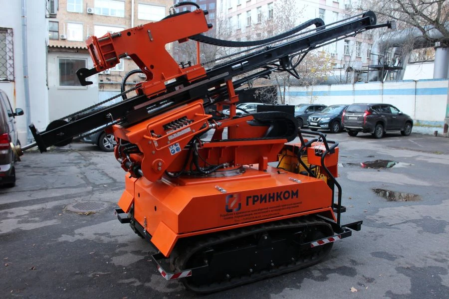 Compact Self-Propelled Pile Driver MSU for Barrier Posts