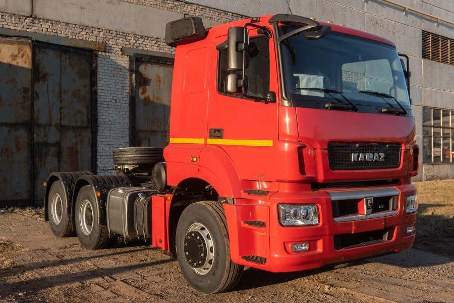 KAMAZ 65806-T3 Saddle Tractor for Semi-Trailers