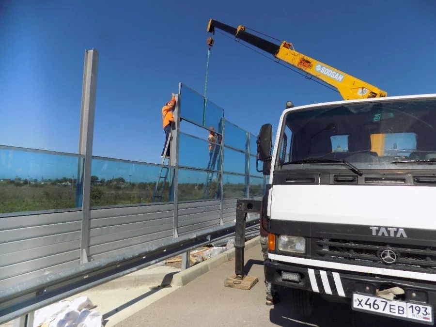 ألواح الحماية الصوتية (امتصاص الصوت، عكس الصوت وشفافة) موديل PШO، PШP، PШS