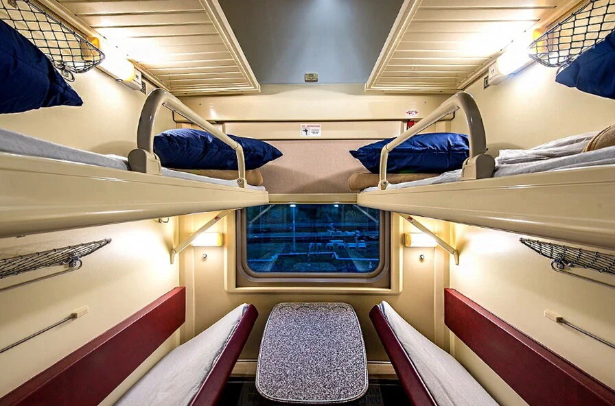 Passenger Comfort Table for Sleeper Cars - Model 4447.12.08.080.1