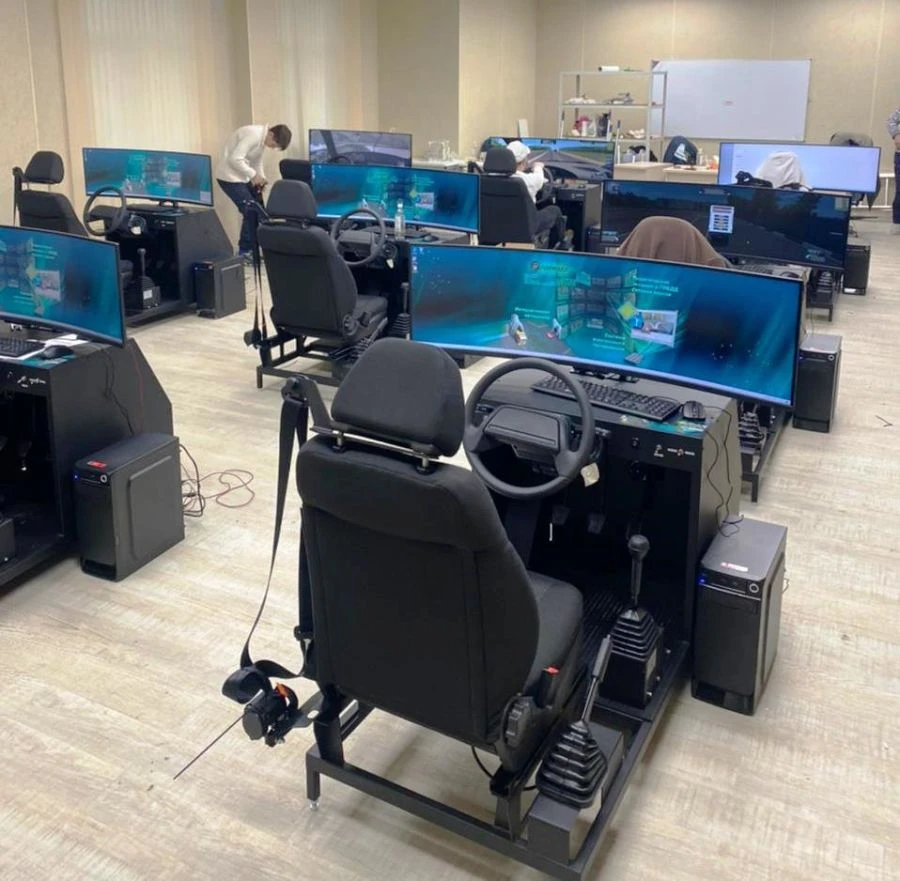 Driving Education Simulator for Safe Learning Environment