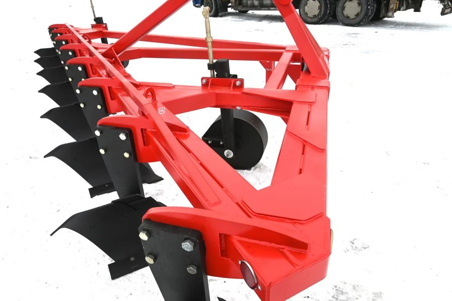 Universal Mounted Plow PNUch-8 for Soil Tillage