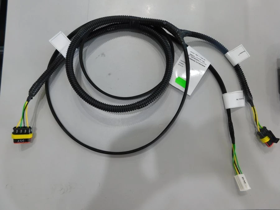 مجموعة أسلاك زر الإيقاف AMFE.372430.741