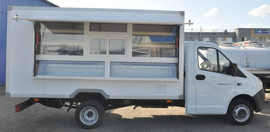 Isothermal Van for Food Transport, Model 2824M with Gas Engine