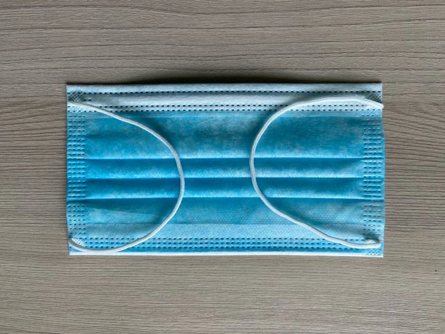 قناع طبي ثلاثي الطبقات للاستخدام مرة واحدة