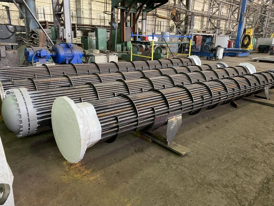 مبادل حرارة أنبوبي مع رأس عائم