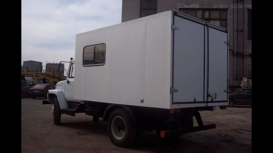 وسائل النقل لخدمة آبار النفط والغاز من النوع 47120، تعديل 47120E على هيكل GAZ 33086