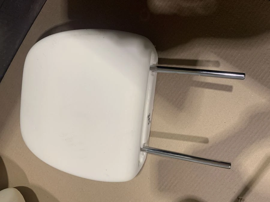 قاعدة رأس مسند السيارة L0363884AA