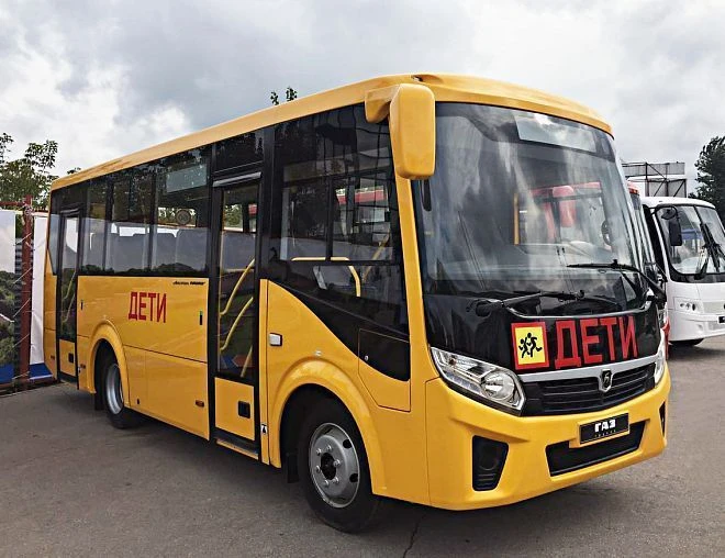 School Bus PAZ 320475-04 with Manual Transmission