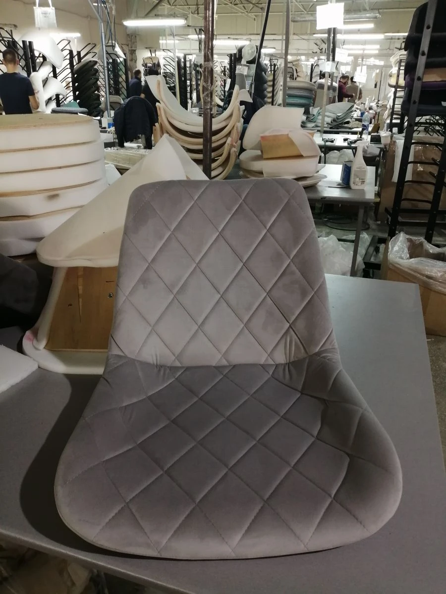 AV 460 Chair with Rigid Base and Metal Frame