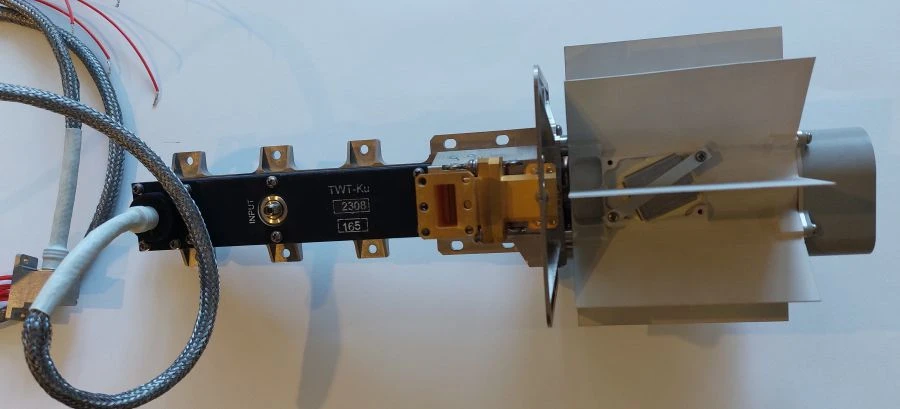 مصباح موجة السفر Ku-3